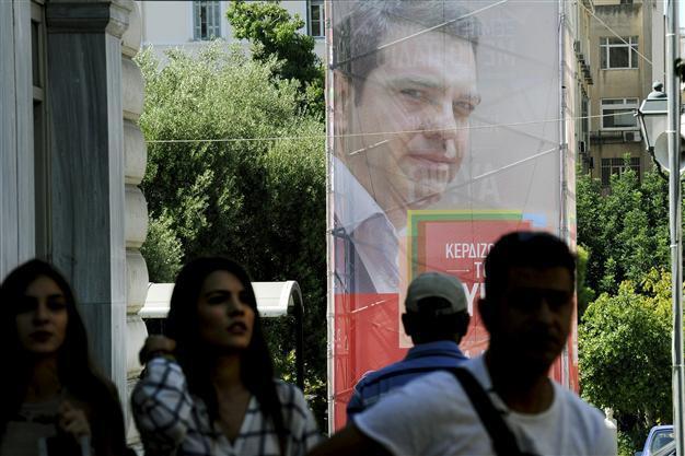 Greek opinion poll gives Syriza clearest lead this month over New Democracy