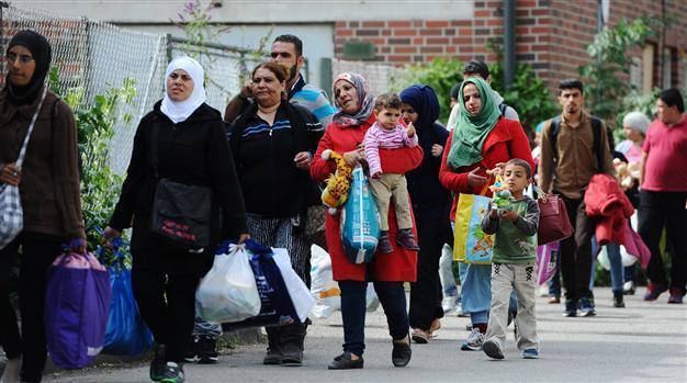 Emergency EU migrant talks as Germany reinstates border controls