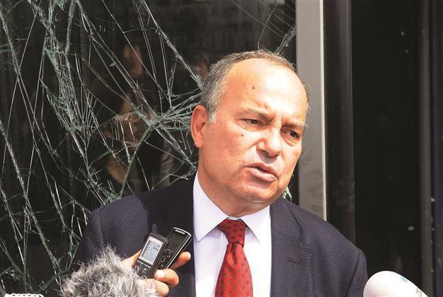 Hürriyet files criminal complaints against AKP lawmaker, tabloid