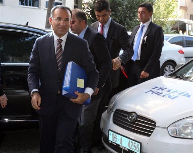 Parties submit candidate lists for Nov 1 snap vote, AKP makes major changes