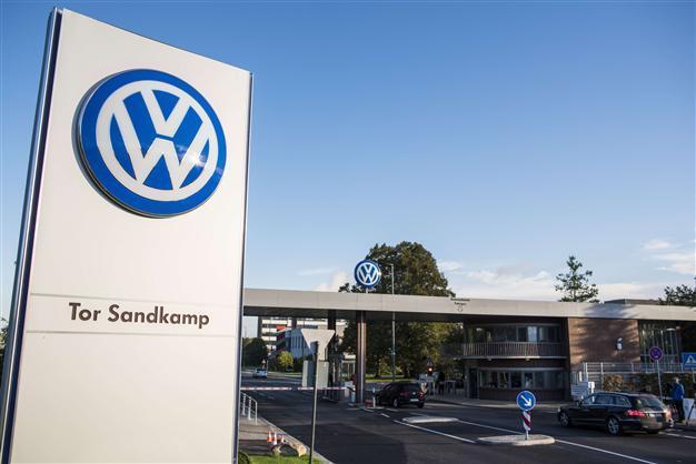 VW admits 11 mln cars have pollution cheating device