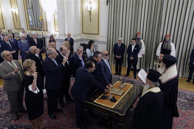 Cabinet member quits on first day on job