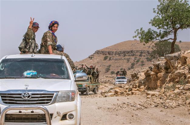 ISIL suicide bombers attack Hasaka, 10 killed