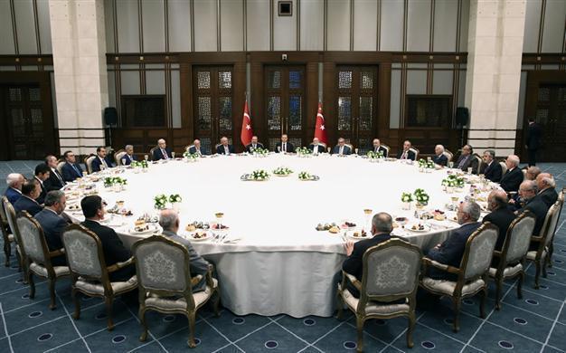Erdoğan’s office denies claims over alleged cost of iftar dinner