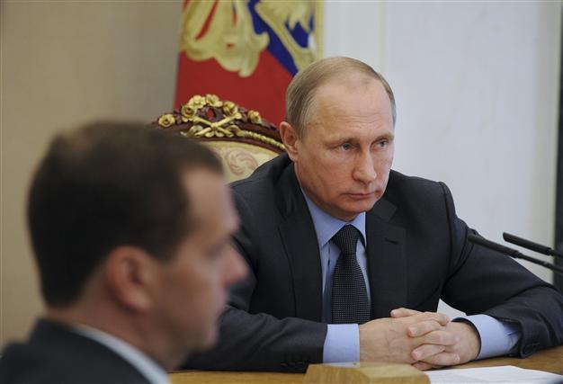 Putin adds another year to ban on Western food imports