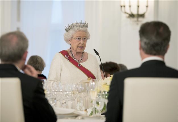 British queen says must guard against division in Europe