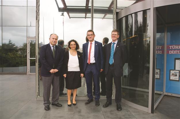 Three consul generals from EU countries visit daily Hürriyet after attacks