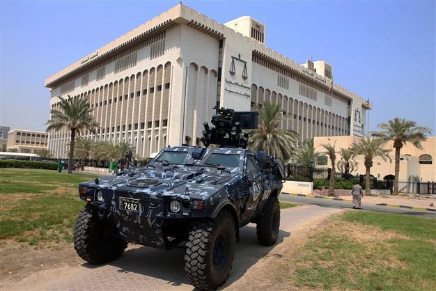 Kuwait court sentences 7 to death for Shiite mosque bombing