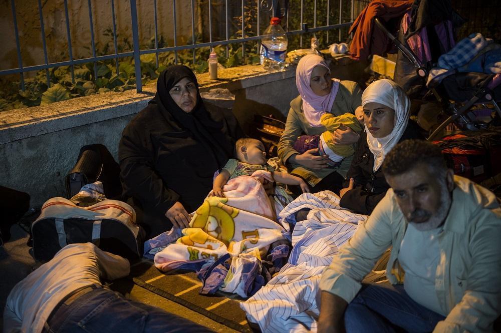 Syrian migrants determined to march on amid ‘deadline’