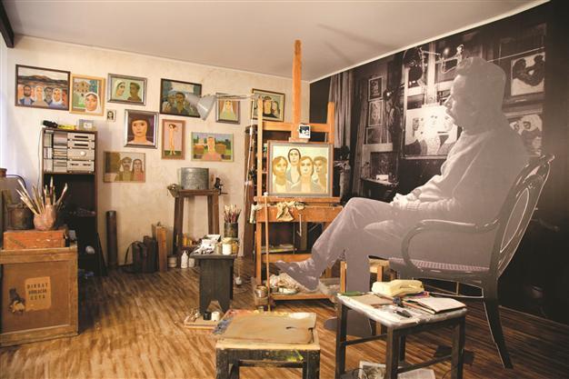 Nuri İyem turns 100 with an exhibit