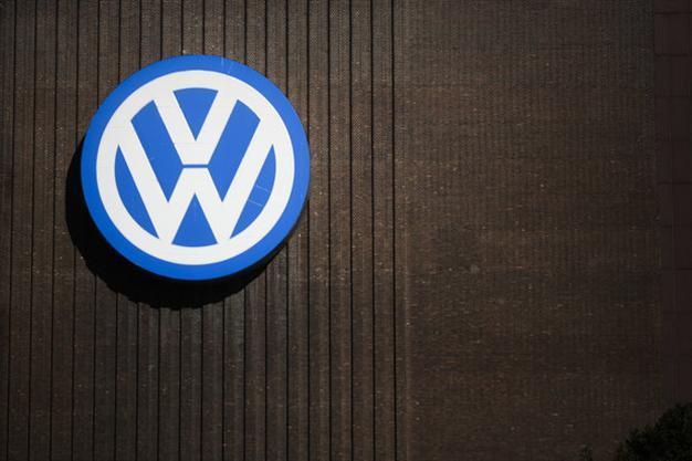 Switzerland hits VW cars with registration ban, France opens probe