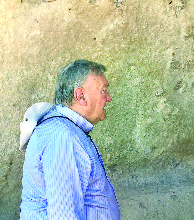 Däniken visits massive underground city in Nevşehir