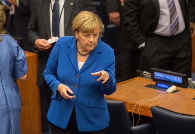 Merkels German conservatives dip to year low on refugee crisis: poll