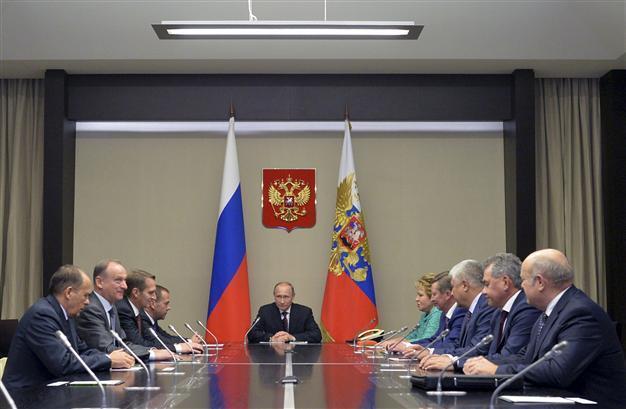Russian parliament grants Putin right to deploy troops in Syria