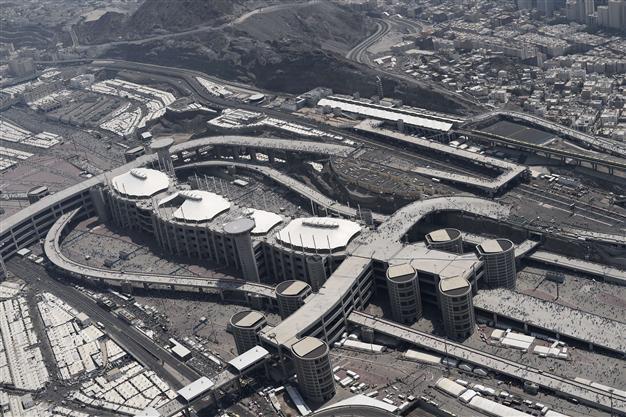 Saudi police say 1,100 photos of dead are from start of hajj