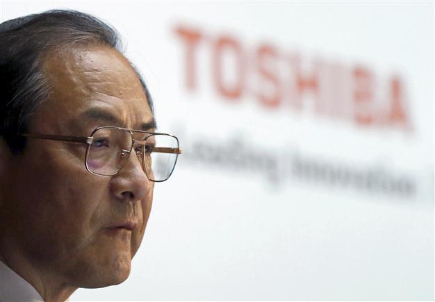 Toshiba management faces investor wrath over accounting scandal