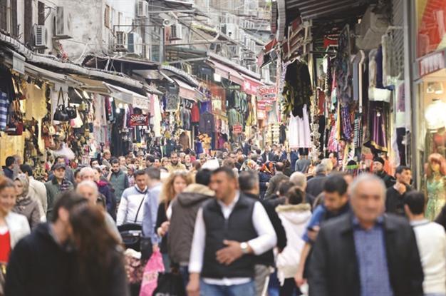Turks oppose military intervention in Syria, gloomy on economy: Survey