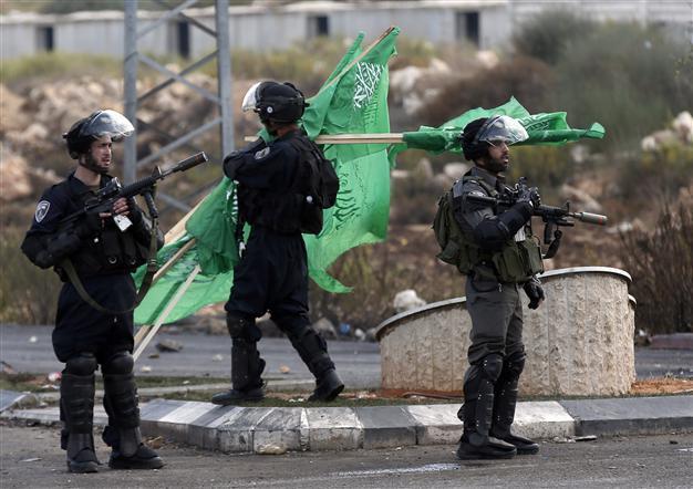 Israeli-Palestinian violence intensifies; Arabs and Jews stabbed