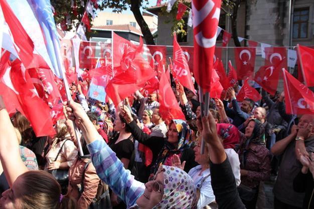 CHP decides to cancel election rallies, MHP to resume as planned