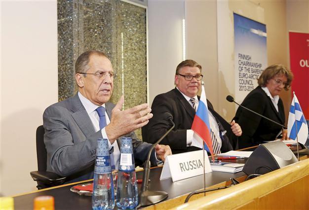 Russia helping fight against terrorism with consent of Iraqi govt: Lavrov