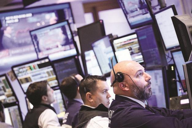 US growth modest, strong dollar weighs: Fed report