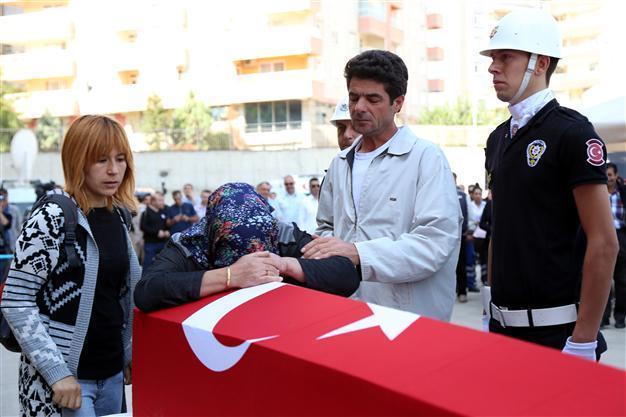 One Turkish policeman, four PKK members killed in southeast attack, clashes