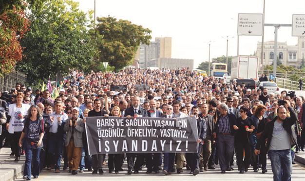 Ankara bombing spurs nationwide strikes, as funerals being held