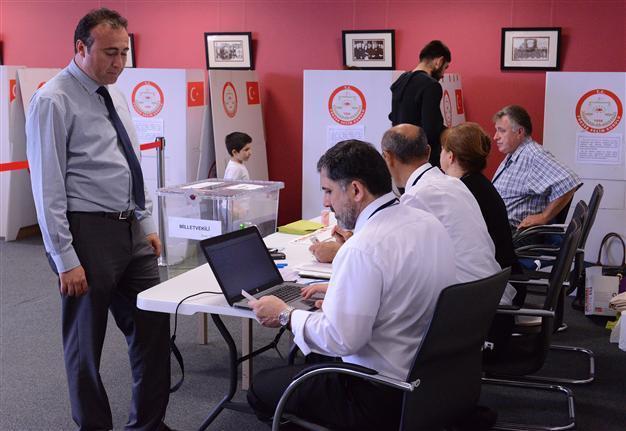 Turkish citizens casting their votes abroad for Nov 1 polls increased