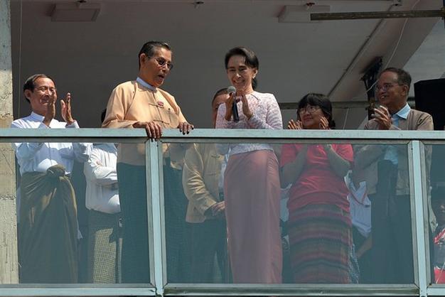 Suu Kyi party says on track to win 70% of Myanmar seats