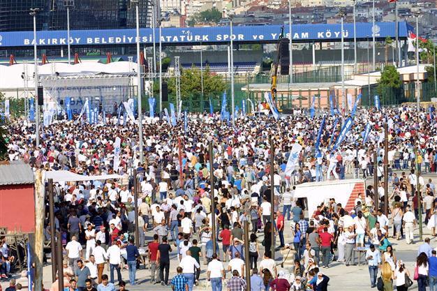 Thousands attend demonstration on peace in Istanbul
