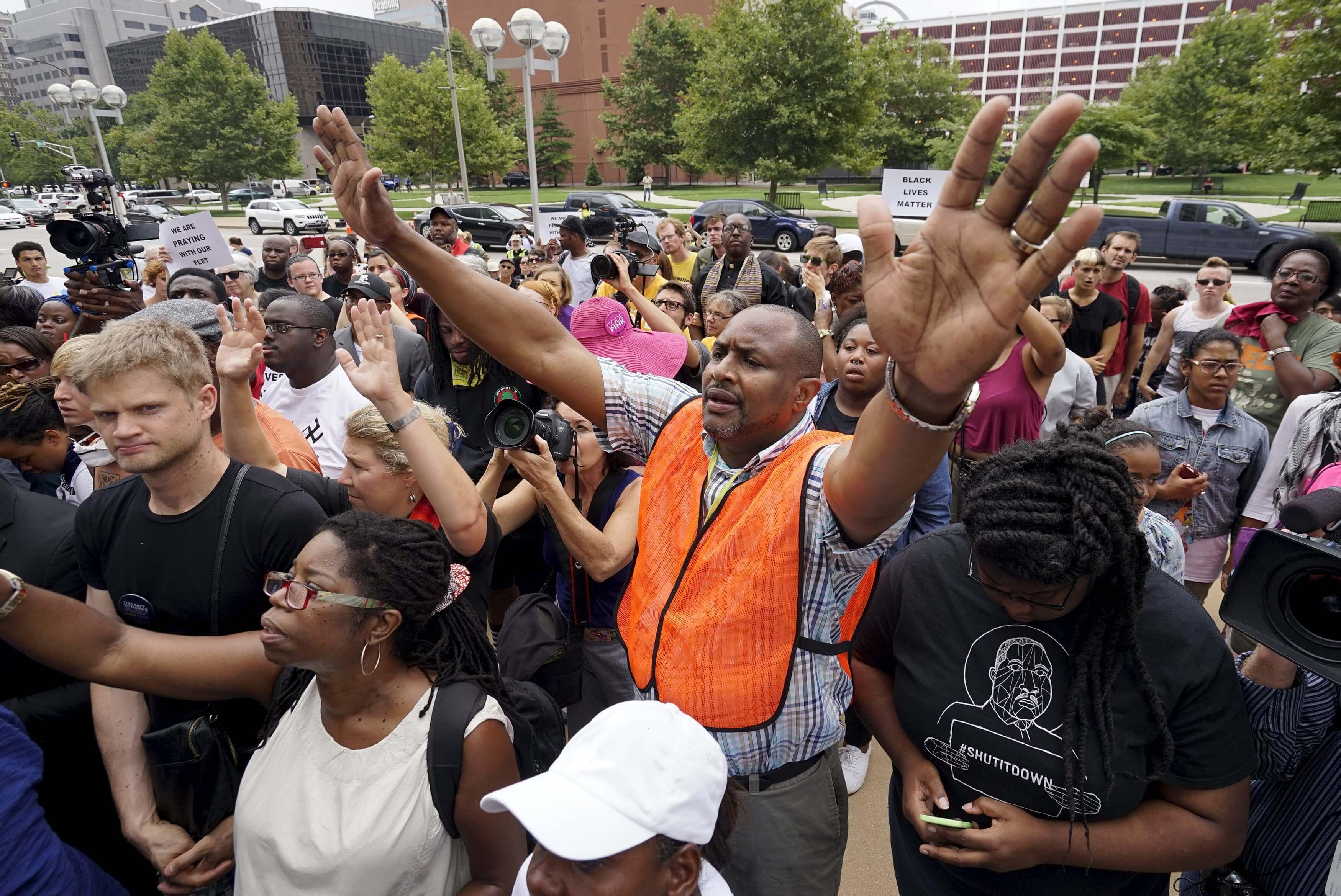 Protests return to Ferguson streets, state of emergency declared