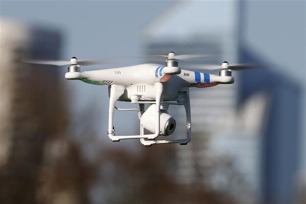 Google aims to begin drone package deliveries in 2017