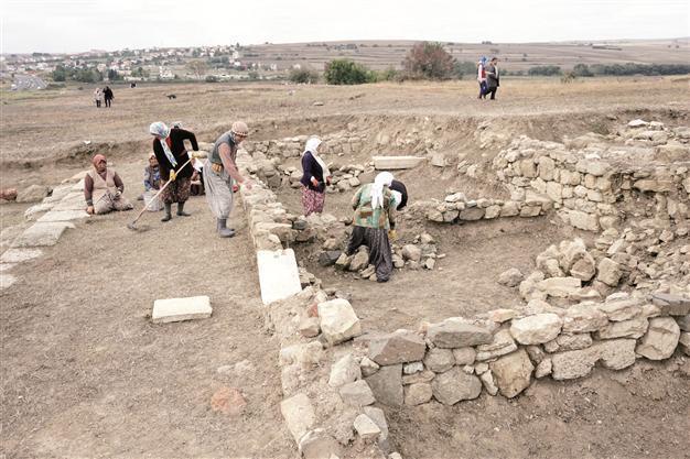 Treasure hunters destroying precious Thracian relics in Turkey
