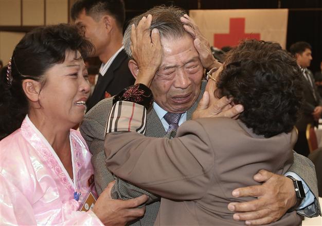Reunited Koreans given privacy to bridge 60-year divide