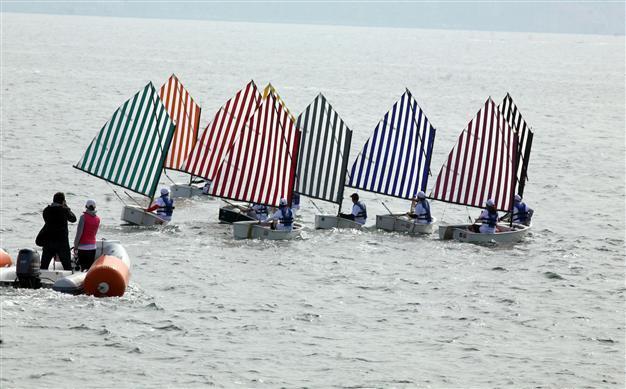 İzmir embraces the sea through the sails of Buren