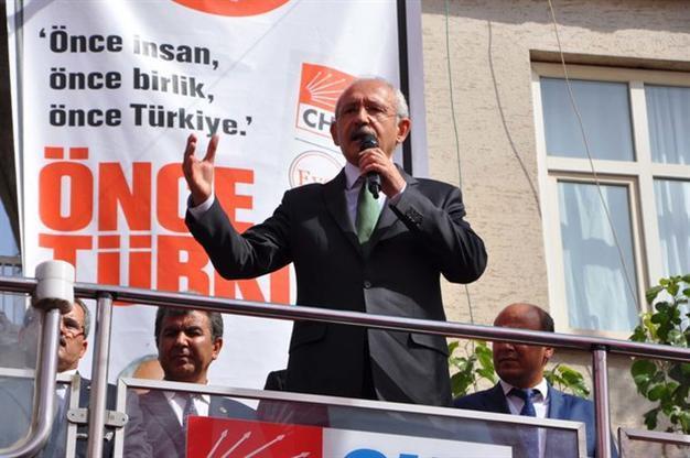 AKP, gov’t encouraging further attacks against Hürriyet: CHP head
