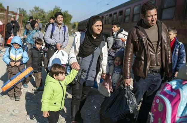 EU sees three million migrants arriving by 2017