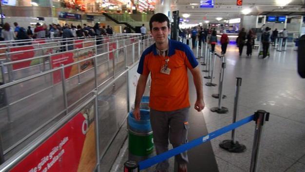 Janitor returns 24,500 euros found in Istanbul airport bathroom