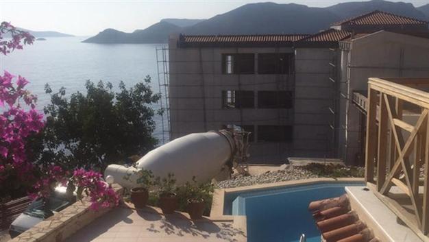 Local governor declares illegal stories of hotel in Kaş will be demolished