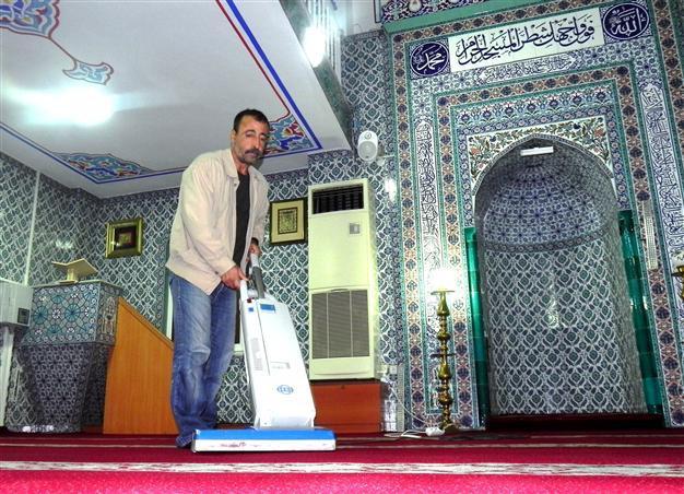 Man to do 1,812-hours of cleaning in Istanbul mosque as punishment