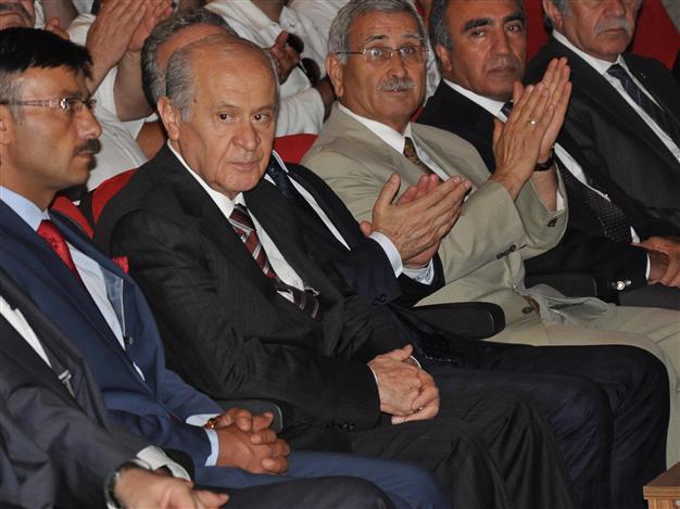 Turkish PM Davutoğlu to meet MHP leader on Aug 17