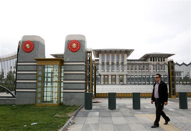 ‘Dogs of Erdoğan’s palace need rabies vaccine,’ nationalist MHP says