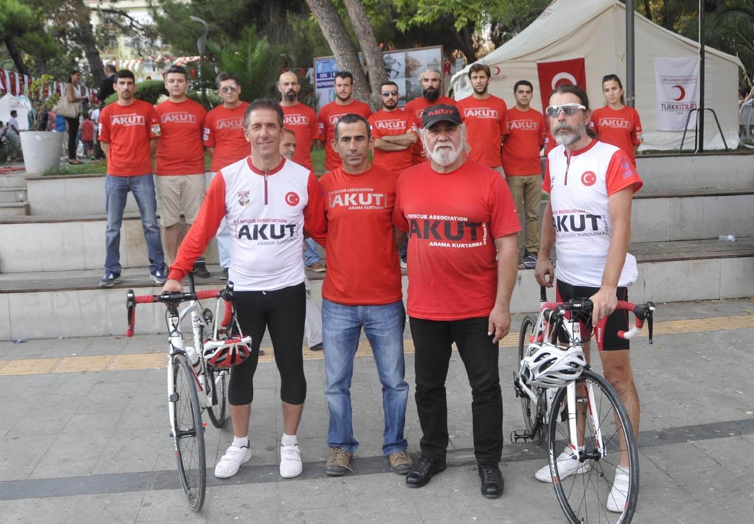 Cyclists pedal along fault line as Turkey marks 16th anniversary of quake