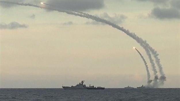 Iraq grounds northern flights over missiles launched at Syria