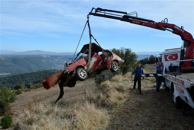 Crash in Turkey’s west kills seven, five from same family