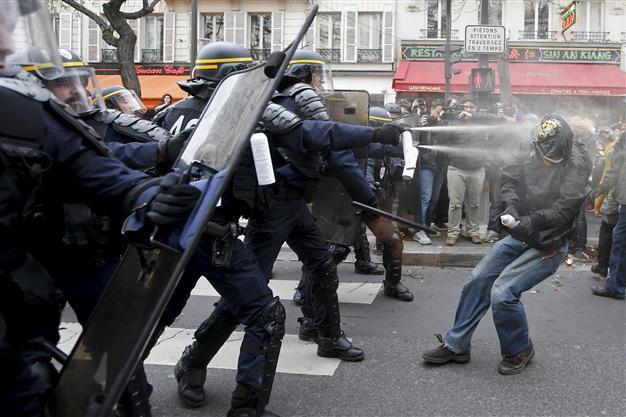UN climate conference begins with global protests