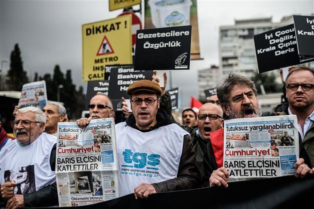 Lawyers of Cumhuriyet journalists object to arrest decision