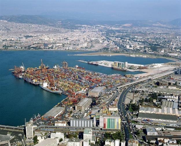 Turkey’s foreign trade deficit drops 42.5 percent in October: Agency