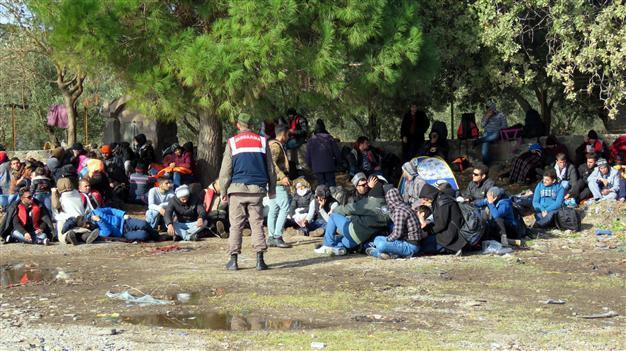 Turkish coast guard detains 1,300 migrants on northwestern sea border