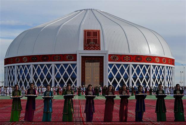 Turkmenistan president’s hymn sets new record